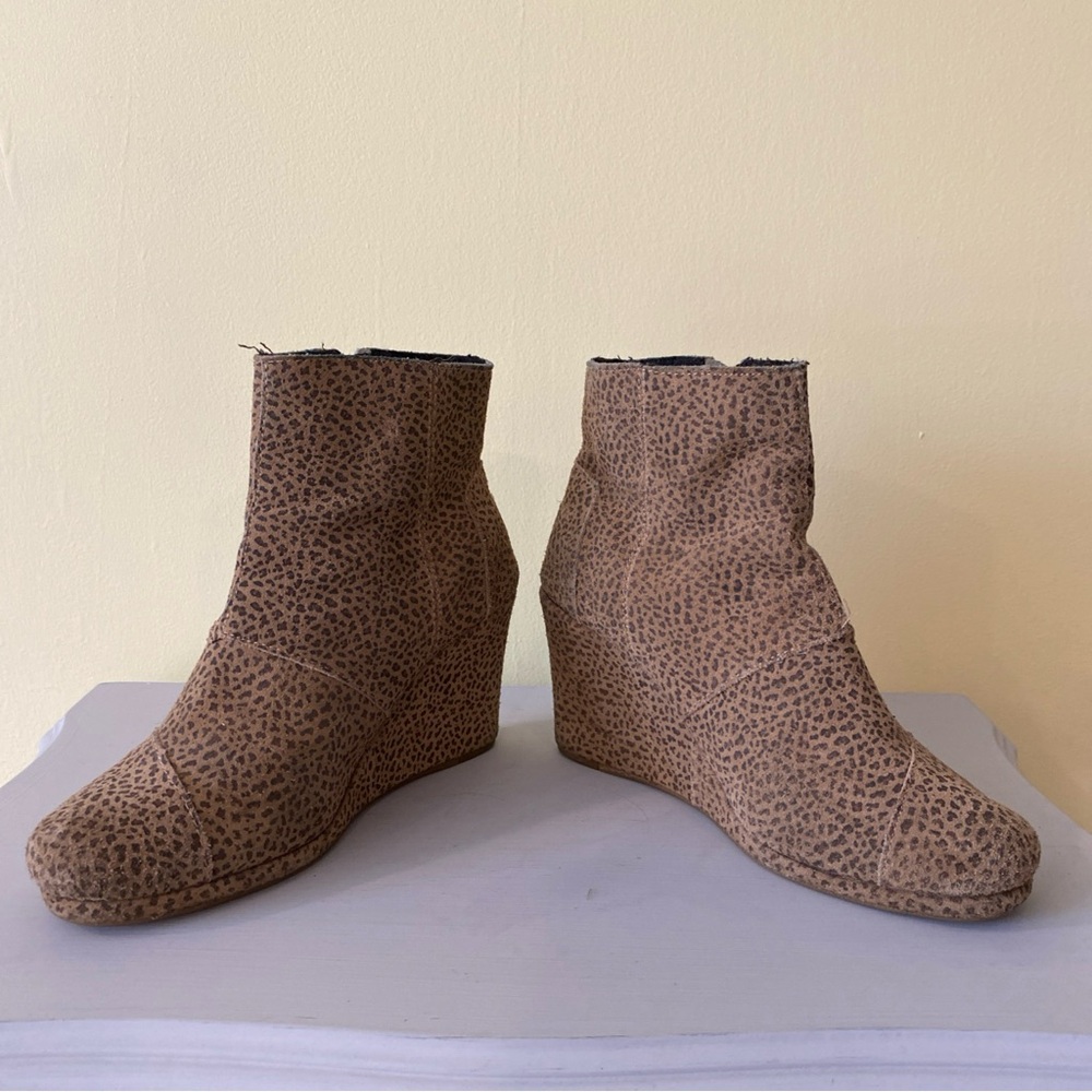 TOMS Women's leopard print wedge shoe, size 10 W - Picture 3 of 9